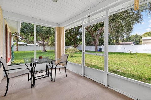 House in Zephyrhills, Florida 3 bedrooms, 114.73 sq.m. № 1869384 - photo 23