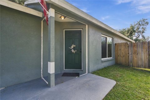 House in Riverview, Florida 4 bedrooms, 124.58 sq.m. № 2434953 - photo 2