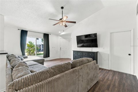 House in Riverview, Florida 4 bedrooms, 124.58 sq.m. № 2434953 - photo 18