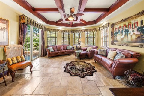 House in Miami Beach, Florida 5 bedrooms, 408.86 sq.m. № 2044087 - photo 8