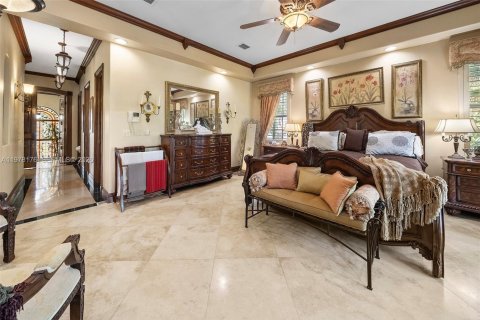 House in Miami Beach, Florida 5 bedrooms, 408.86 sq.m. № 2044087 - photo 12