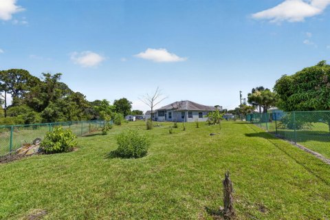 Villa ou maison à vendre à Port St. Lucie, Floride: 3 chambres, 144.09 m2 № 2087442 - photo 23
