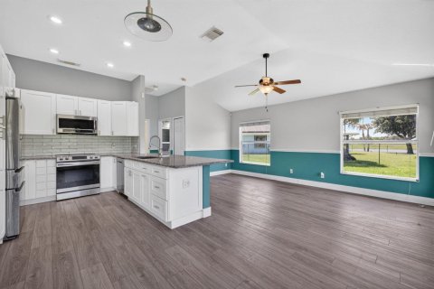 Villa ou maison à vendre à Port St. Lucie, Floride: 3 chambres, 144.09 m2 № 2087442 - photo 7
