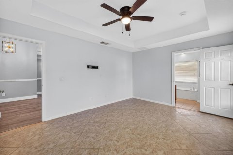 Villa ou maison à vendre à Port St. Lucie, Floride: 3 chambres, 144.09 m2 № 2087442 - photo 13