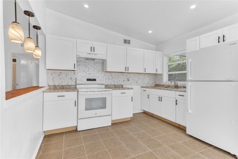 Villa ou maison à vendre à Orlando, Floride: 3 chambres, 113.62 m2 № 1598357 - photo 9