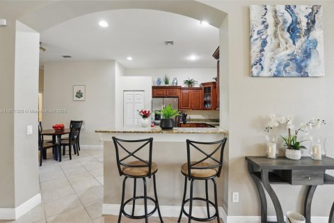 Снять в аренду виллу или дом в Порт-Сент-Луси, Флорида 5 спален, 260.22м2, № 1920153 - фото 8