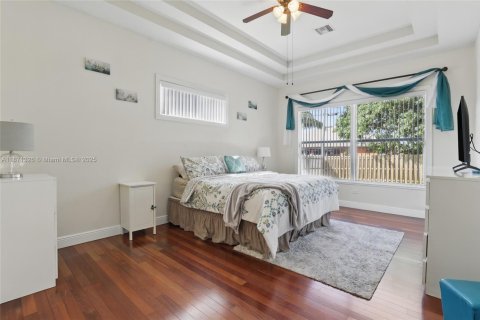 Снять в аренду виллу или дом в Порт-Сент-Луси, Флорида 5 спален, 260.22м2, № 1920153 - фото 20