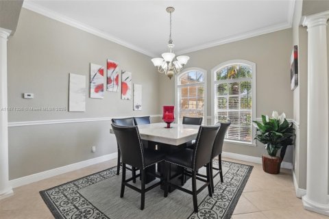 Снять в аренду виллу или дом в Порт-Сент-Луси, Флорида 5 спален, 260.22м2, № 1920153 - фото 6