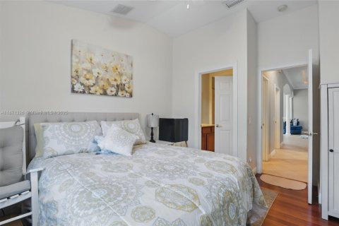 Снять в аренду виллу или дом в Порт-Сент-Луси, Флорида 5 спален, 260.22м2, № 1920153 - фото 14