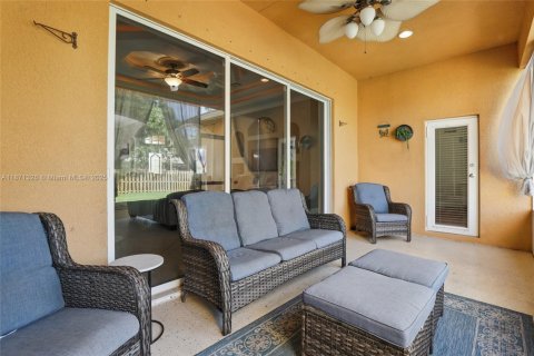 Снять в аренду виллу или дом в Порт-Сент-Луси, Флорида 5 спален, 260.22м2, № 1920153 - фото 28