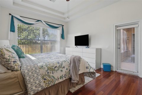 Снять в аренду виллу или дом в Порт-Сент-Луси, Флорида 5 спален, 260.22м2, № 1920153 - фото 21