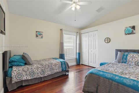 Снять в аренду виллу или дом в Порт-Сент-Луси, Флорида 5 спален, 260.22м2, № 1920153 - фото 16