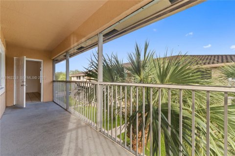 Снять в аренду кондоминиум в Корал-Спрингс, Флорида 2 спальни, 112.41м2, № 2023710 - фото 22