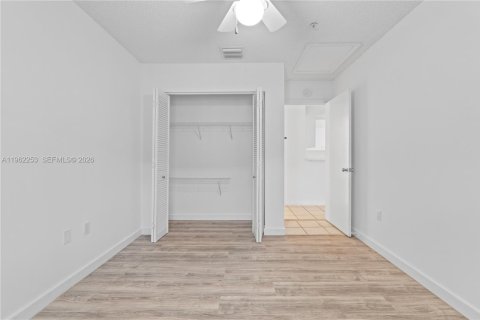 Снять в аренду кондоминиум в Корал-Спрингс, Флорида 2 спальни, 112.41м2, № 2023710 - фото 16