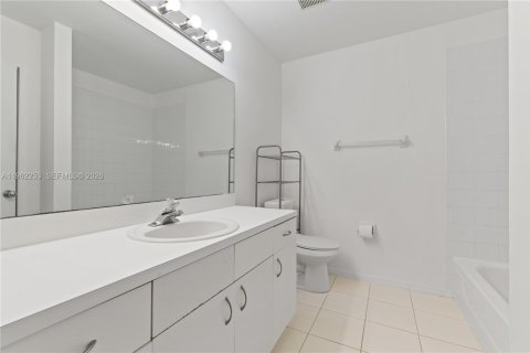 Снять в аренду кондоминиум в Корал-Спрингс, Флорида 2 спальни, 112.41м2, № 2023710 - фото 15