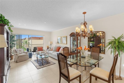Condo in Sunrise, Florida, 2 bedrooms № 2244210 - photo 27