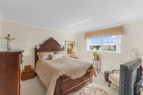 Condo in Sunrise, Florida, 2 bedrooms № 2244210 - photo 9