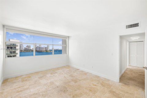 Copropriété à vendre à Miami, Floride: 3 chambres, 133.13 m2 № 2065373 - photo 27