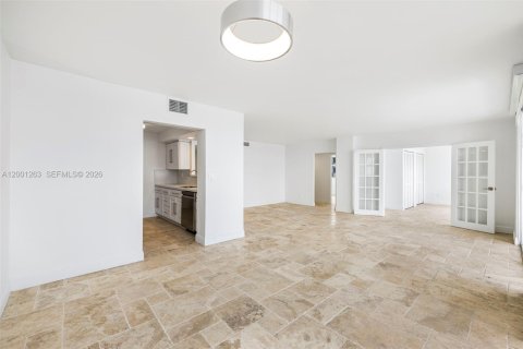 Copropriété à vendre à Miami, Floride: 3 chambres, 133.13 m2 № 2065373 - photo 15