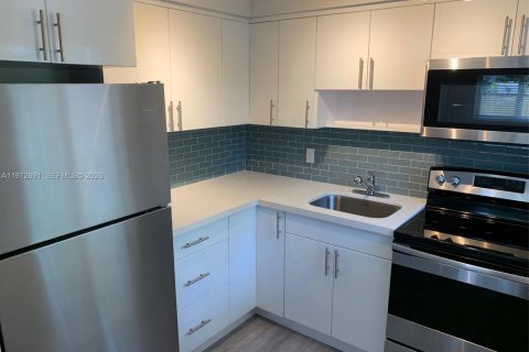 Apartamento en alquiler en Fort Lauderdale, Florida, 2 dormitorios, 88.26 m2 № 2033083 - foto 4