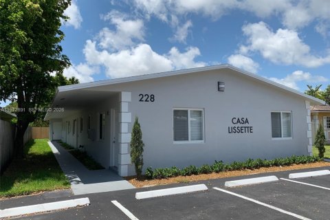 Apartamento en alquiler en Fort Lauderdale, Florida, 2 dormitorios, 88.26 m2 № 2033083 - foto 2