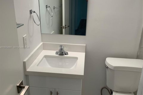 Apartamento en alquiler en Fort Lauderdale, Florida, 2 dormitorios, 88.26 m2 № 2033083 - foto 10