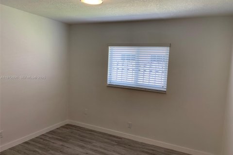 Apartamento en alquiler en Fort Lauderdale, Florida, 2 dormitorios, 88.26 m2 № 2033083 - foto 12