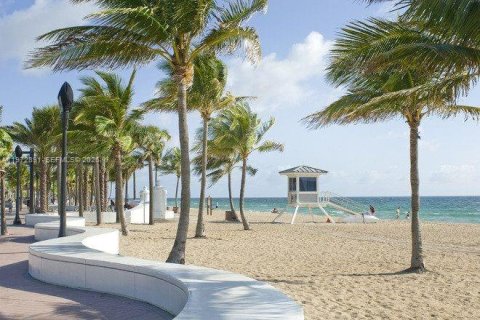 Apartamento en alquiler en Fort Lauderdale, Florida, 2 dormitorios, 88.26 m2 № 2033083 - foto 17