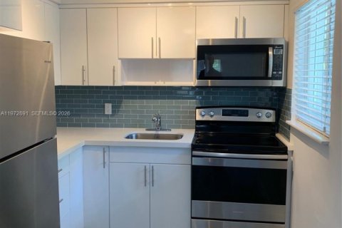 Apartamento en alquiler en Fort Lauderdale, Florida, 2 dormitorios, 88.26 m2 № 2033083 - foto 3