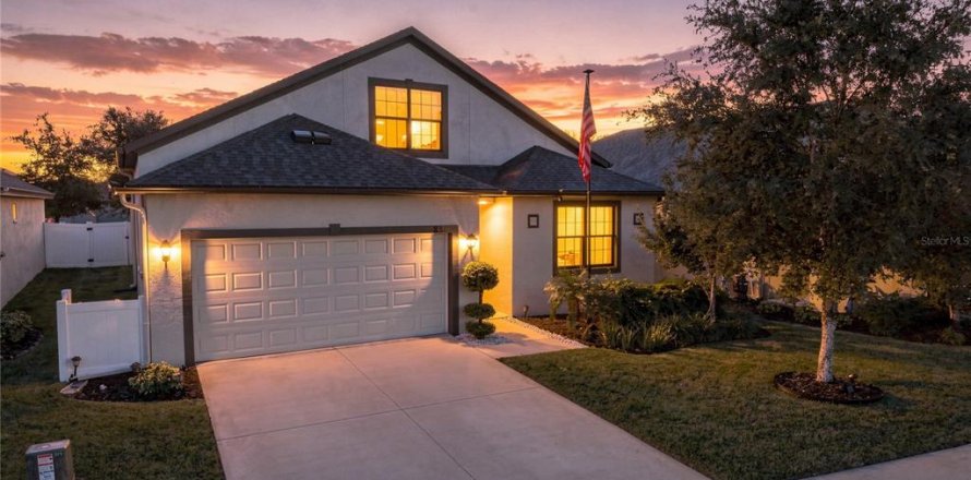 Villa ou maison à Spring Hill, Floride 5 chambres, 225.94 m2 № 2408385