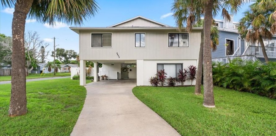 Villa ou maison à Saint Petersburg, Floride 3 chambres, 200.67 m2 № 2349751