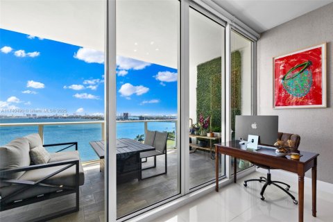 Condominio en venta en Miami, Florida, 2 dormitorios, 104.79 m2 № 1985140 - foto 18