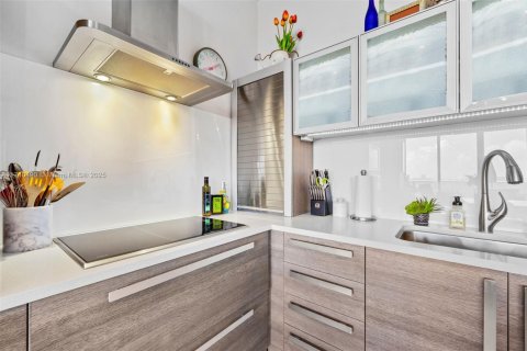 Condominio en venta en Miami, Florida, 2 dormitorios, 104.79 m2 № 1985140 - foto 11