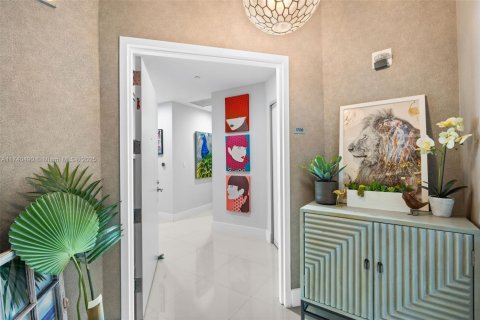 Condominio en venta en Miami, Florida, 2 dormitorios, 104.79 m2 № 1985140 - foto 2