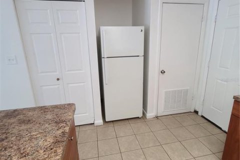 Townhouse in Gainesville, Florida 2 bedrooms, 86.4 sq.m. № 1718210 - photo 6