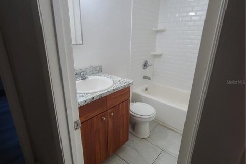 Townhouse in Gainesville, Florida 2 bedrooms, 86.4 sq.m. № 1718210 - photo 9