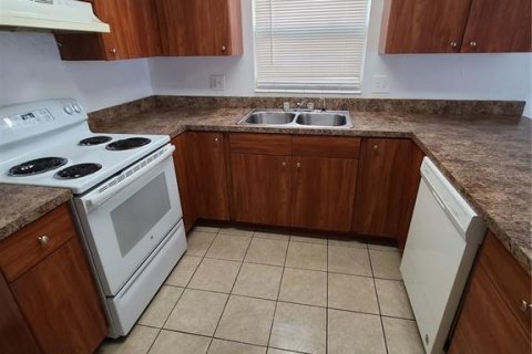 Townhouse in Gainesville, Florida 2 bedrooms, 86.4 sq.m. № 1718210 - photo 7