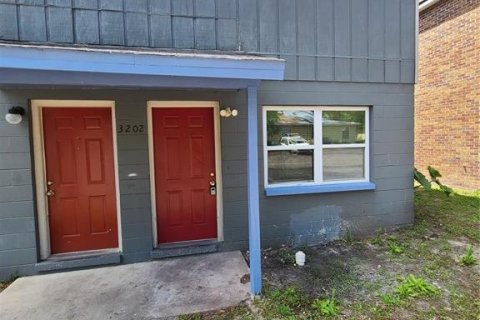 Townhouse in Gainesville, Florida 2 bedrooms, 86.4 sq.m. № 1718210 - photo 1
