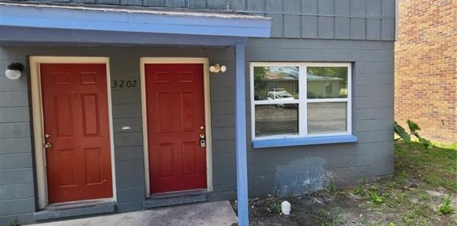 Townhouse in Gainesville, Florida 2 bedrooms, 86.4 sq.m. № 1718210