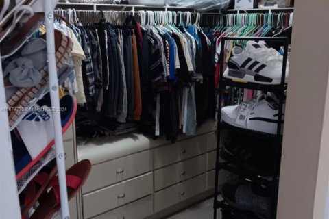 Condo in Hialeah, Florida, 2 bedrooms  № 1811542 - photo 6