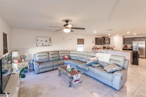 Villa ou maison à vendre à Cape Coral, Floride: 3 chambres, 140.75 m2 № 1860941 - photo 5
