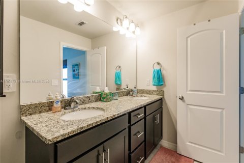 Villa ou maison à vendre à Cape Coral, Floride: 3 chambres, 140.75 m2 № 1860941 - photo 21