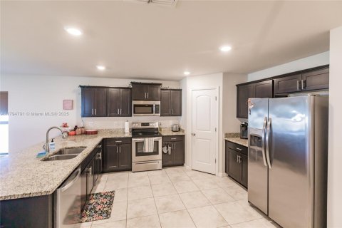 Villa ou maison à vendre à Cape Coral, Floride: 3 chambres, 140.75 m2 № 1860941 - photo 10