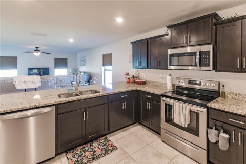 Villa ou maison à vendre à Cape Coral, Floride: 3 chambres, 140.75 m2 № 1860941 - photo 13