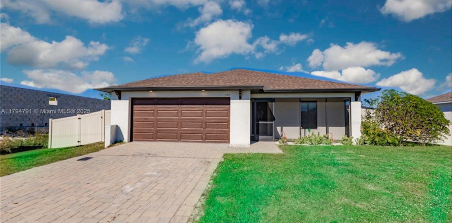 Villa ou maison à Cape Coral, Floride 3 chambres, 140.75 m2 № 1860941