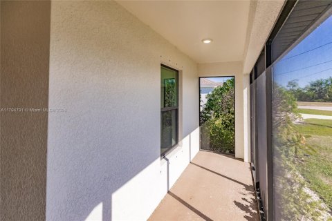 Villa ou maison à vendre à Cape Coral, Floride: 3 chambres, 140.75 m2 № 1860941 - photo 4