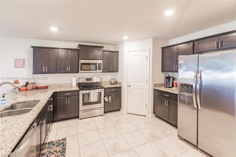 Villa ou maison à vendre à Cape Coral, Floride: 3 chambres, 140.75 m2 № 1860941 - photo 12