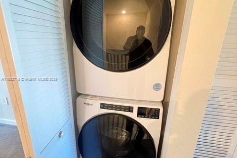 Touwnhouse à vendre à Hialeah, Floride: 3 chambres, 153.29 m2 № 1954464 - photo 11