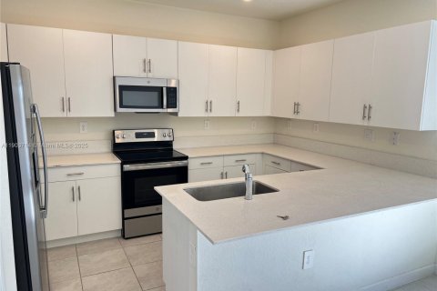 Touwnhouse à vendre à Hialeah, Floride: 3 chambres, 153.29 m2 № 1954464 - photo 16