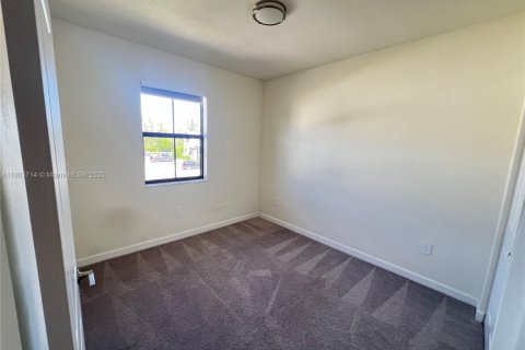 Touwnhouse à vendre à Hialeah, Floride: 3 chambres, 153.29 m2 № 1954464 - photo 19